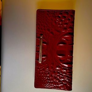 Brahmin wallet NWOT